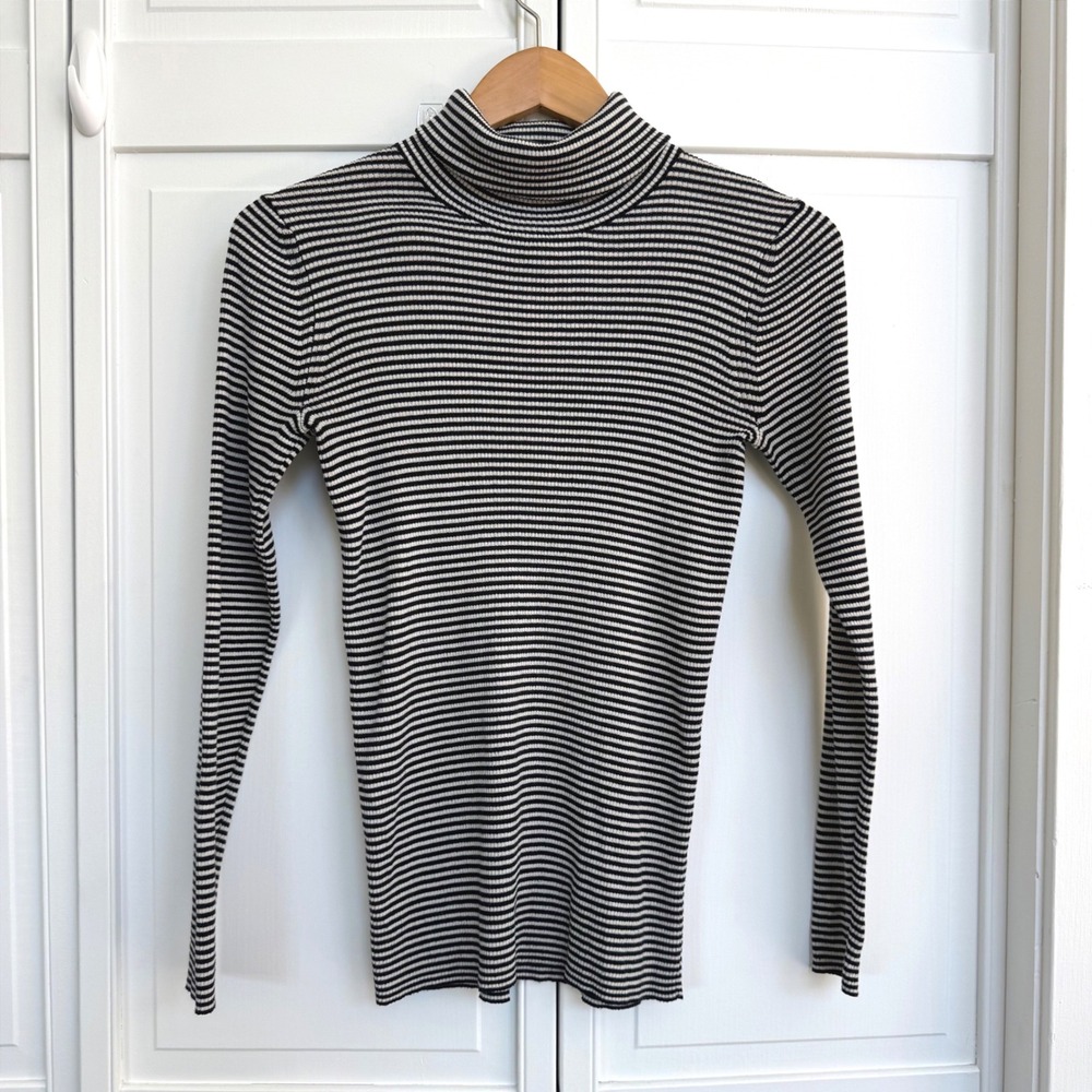 Banana Republic Silk Blend Ribbed Striped Turtleneck Sweater Black White M